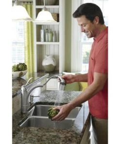 Moen Walden Single-Handle Pull-Out Sprayer Kitchen Faucet With Microban Protection In Spot Resist Stainless Sinks