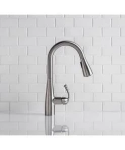 Faucets Moen Essie Single-Handle Pull-Down Sprayer Kitchen Faucet With Soap Dispenser In Spot Resist Stainless