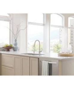 Faucets Moen Essie Single-Handle Pull-Down Sprayer Kitchen Faucet With Soap Dispenser In Spot Resist Stainless