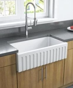 LATOSCANA Farmhouse Apron-Front Fireclay 33 In. Single Basin Kitchen Sink In White